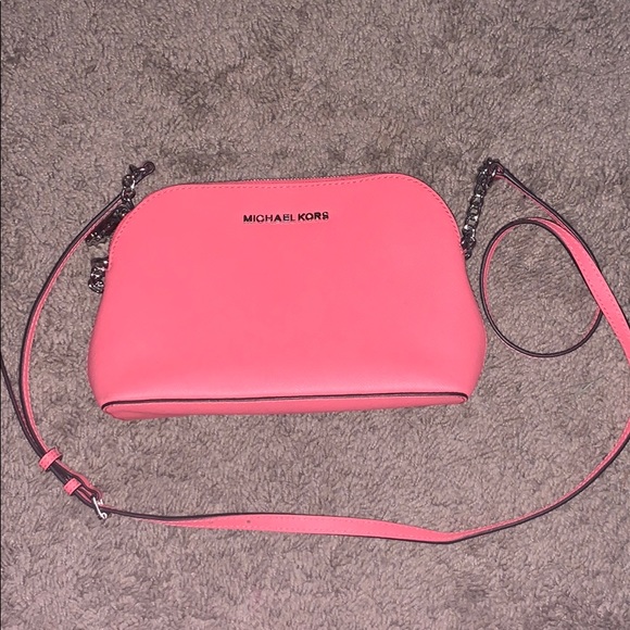 Michael Kors Handbags - NWOT Michael Kors purse!